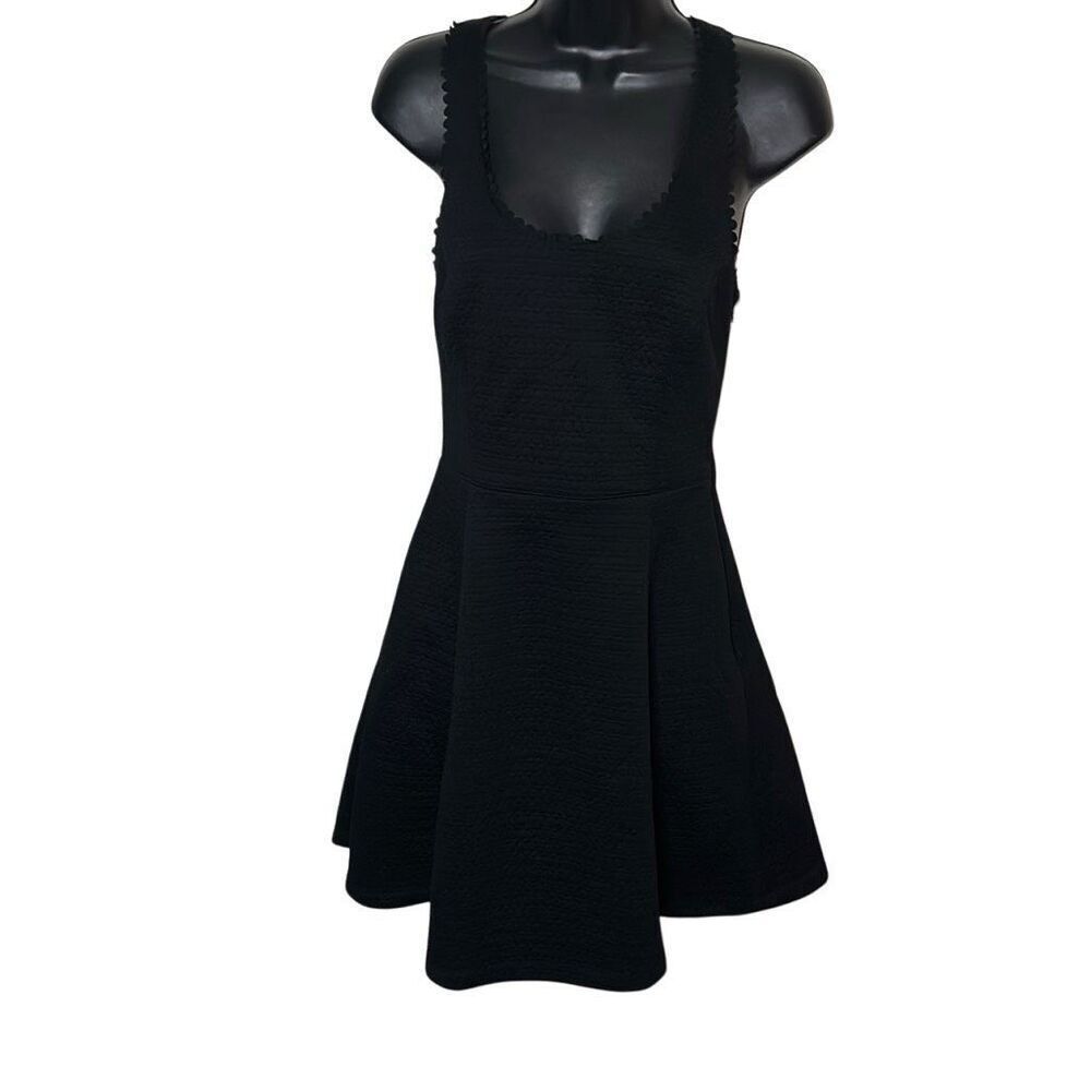 Club Monaco Women's Size 0 Cutout Dress Black Scalloped Fit & Flare NWOT